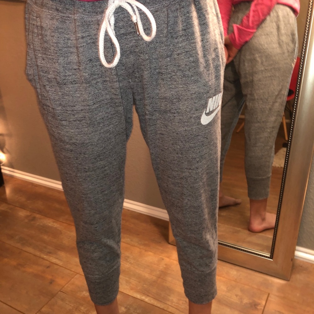 Grey Nike Capris